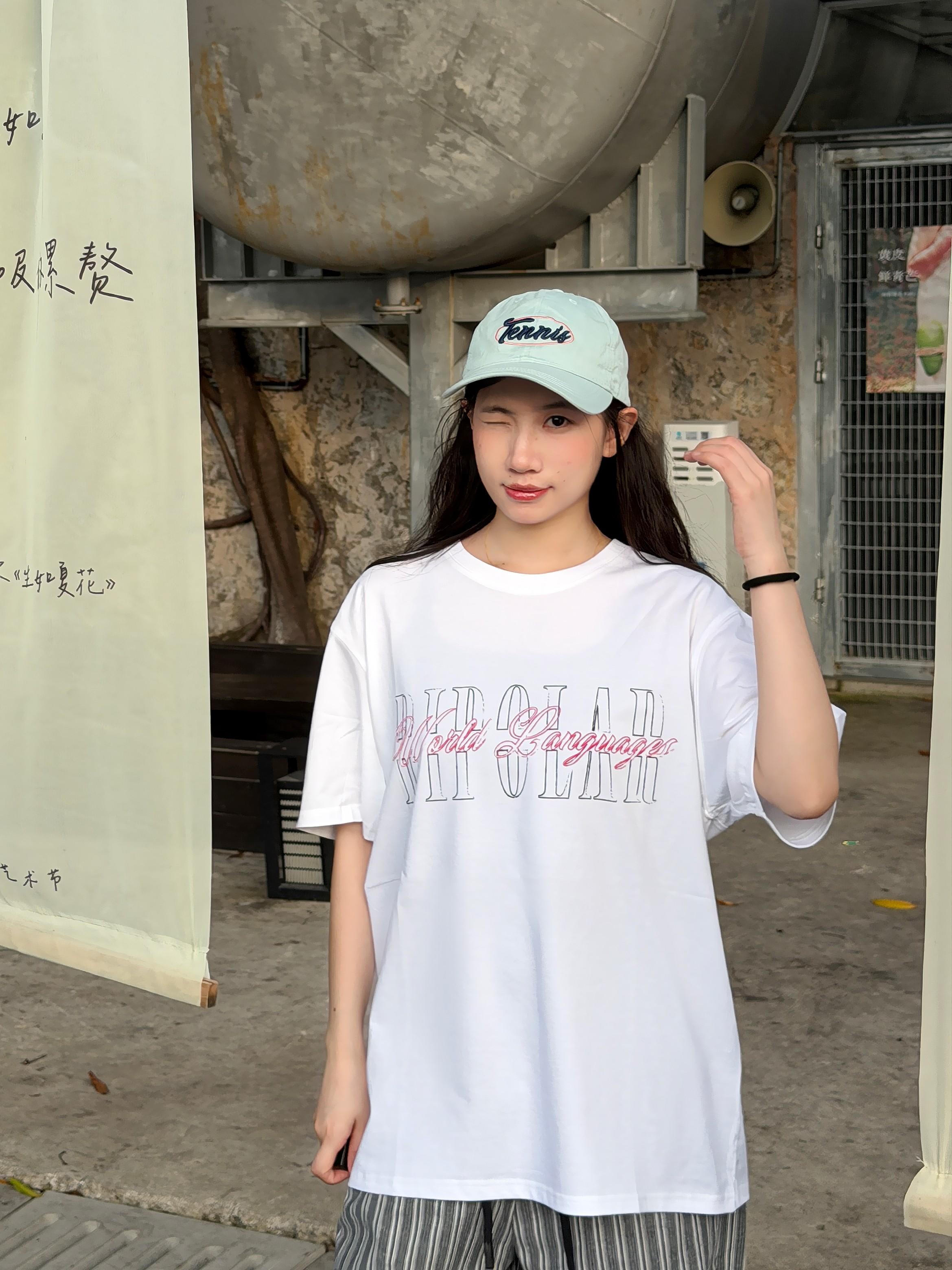 谁能拒绝这件清爽干净的BIPOLAR白T💫